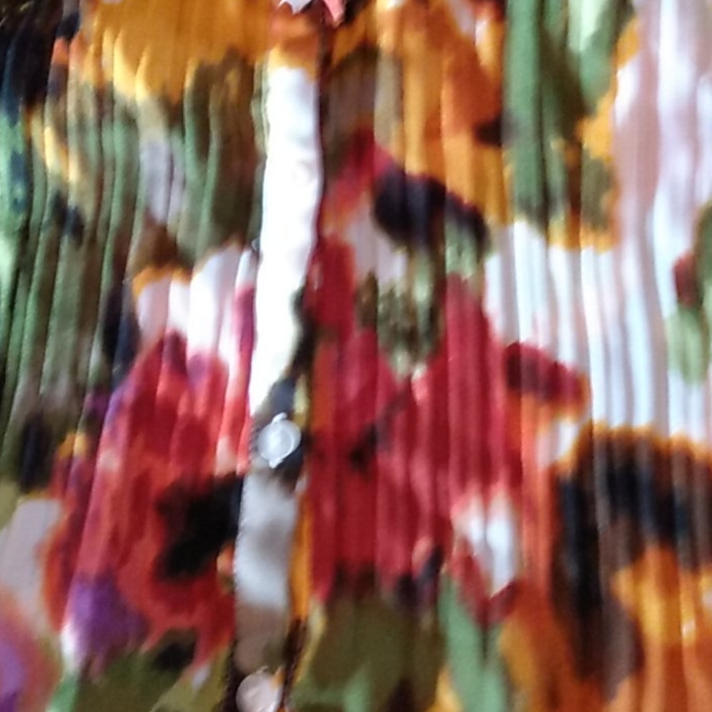 Shirt - Picture 3 of 4